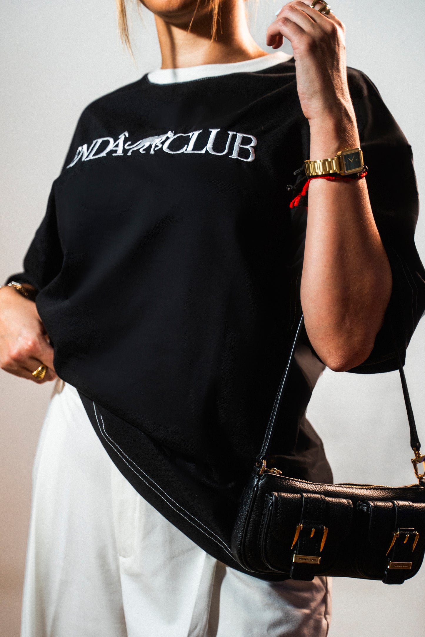 Camiseta DROP 001 — CUELLO BLANCO